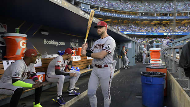 Evan Longoria holds bat in D-backs dugout, Game 1 NLDS against Dodgers